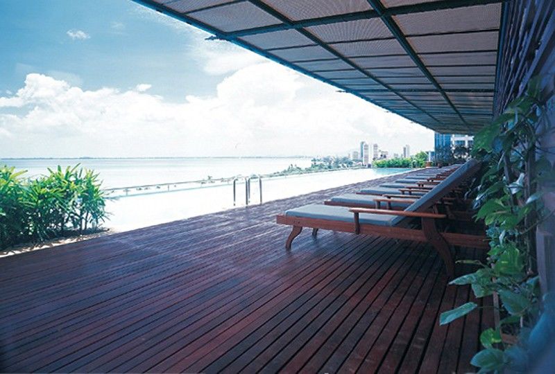 Hotel The Millen Penang, Autograph Collection Georgetown Exterior foto The pool deck at the 1018